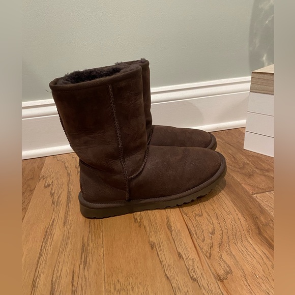 Chocolate Brown UGG Boots Classic Short Women Size 6 - Picture 6 of 9